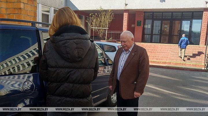 Восемь дней мытарств и неизвестности: многодетную украинскую семью встретили в Бресте