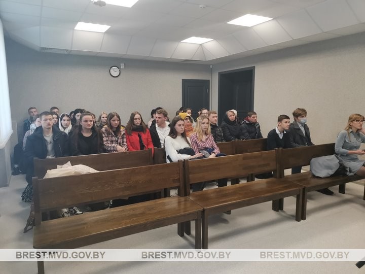 10 лет лишения свободы получила 17-летняя наркозакладчица из Жабинки