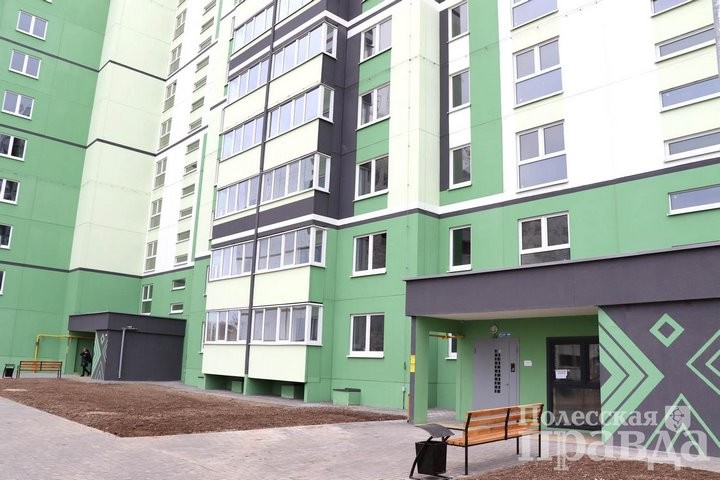 Первый многоэтажный дом жилого комплекса «Весенний» торжественно открыли в Галево (Брестская область)