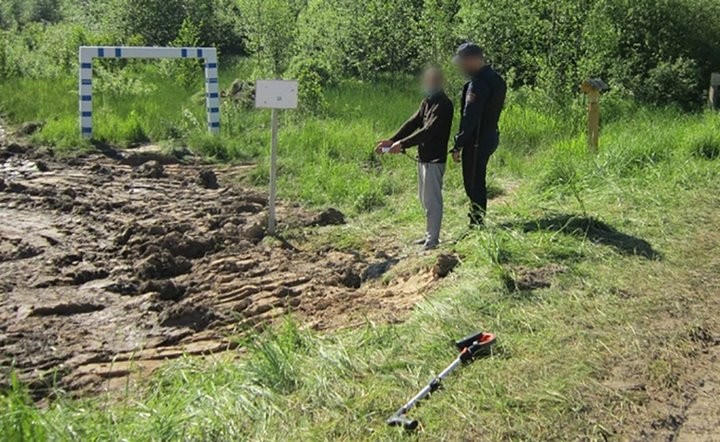 Мужчина сделал две врезки в нефтепровод, чтобы экономить на топливе