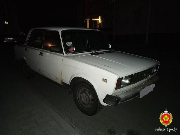 У жителя Белоозерска пытались угнать автомобиль