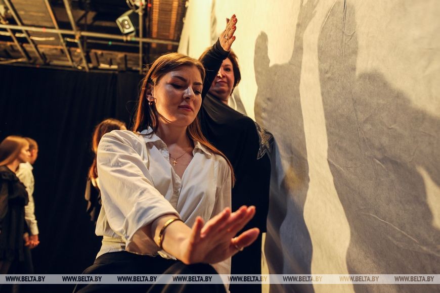 Свет и тень «Ночи в театре»: брестчане стали участниками интерактивного проекта