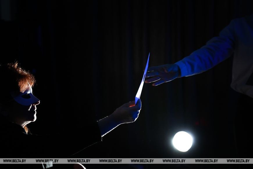 Свет и тень «Ночи в театре»: брестчане стали участниками интерактивного проекта