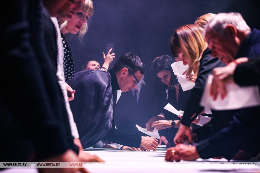 Свет и тень «Ночи в театре»: брестчане стали участниками интерактивного проекта