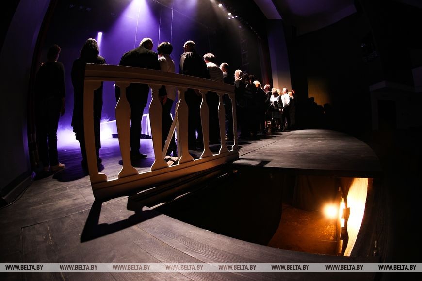 Свет и тень «Ночи в театре»: брестчане стали участниками интерактивного проекта