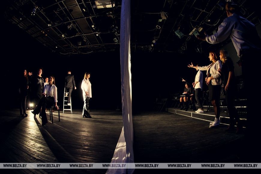 Свет и тень «Ночи в театре»: брестчане стали участниками интерактивного проекта