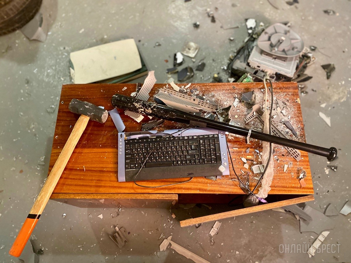 Где снять стресс? В Бресте появилось место под названием «VXLAM», где можно дать волю своим эмоциям