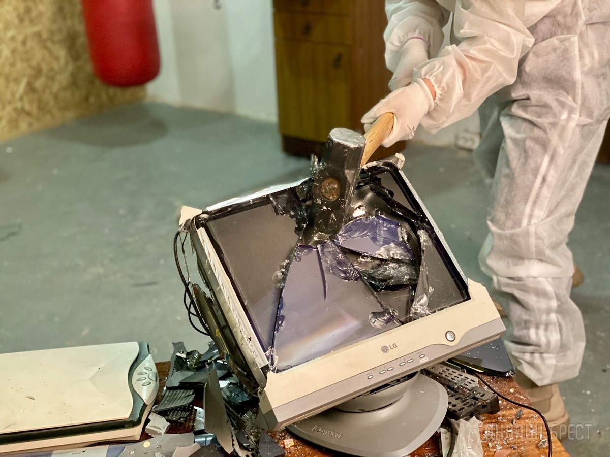 Где снять стресс? В Бресте появилось место под названием «VXLAM», где можно дать волю своим эмоциям