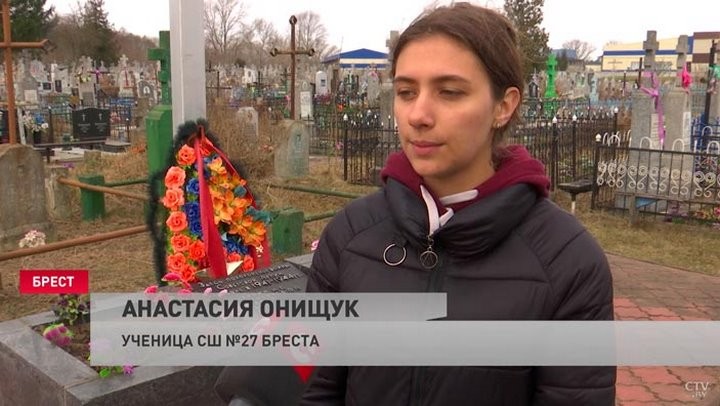 В Бресте около 3 тысяч школьников вышли навести порядок на местах воинских захоронений