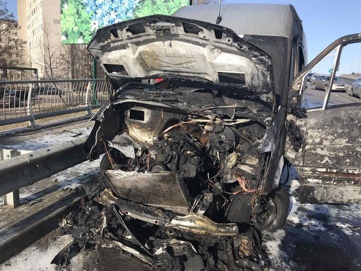 Маршрутка Барановичи - Минск загорелась во время движения