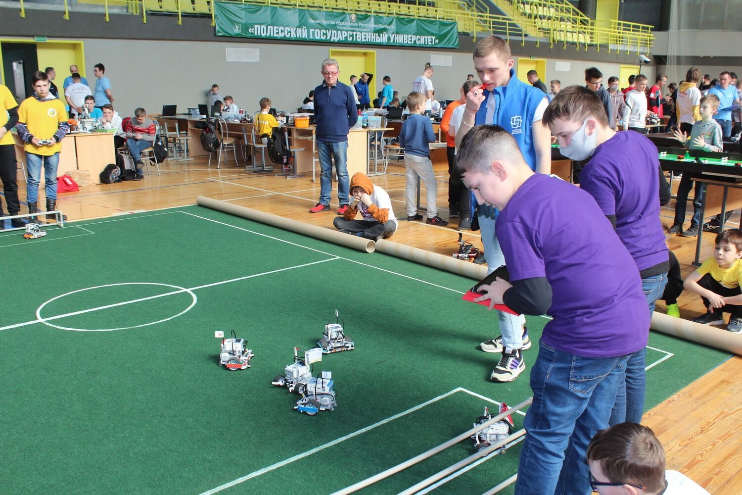 Лучшие робототехники собрались в Пинске