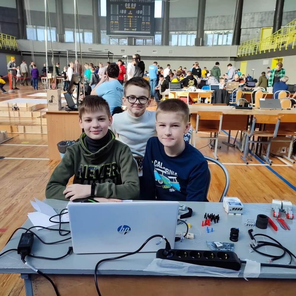 Лучшие робототехники собрались в Пинске