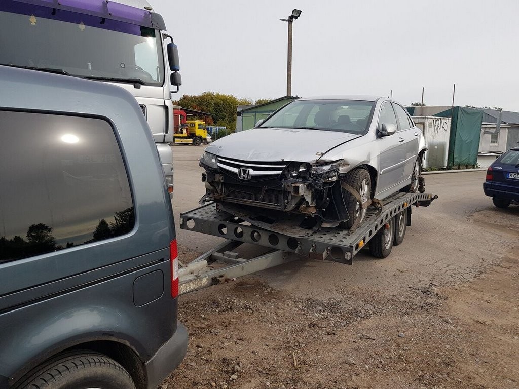 «Я же проездил на ней 7 лет!». У белоруса конфисковали Honda при продаже из-за перебитого VIN-номера