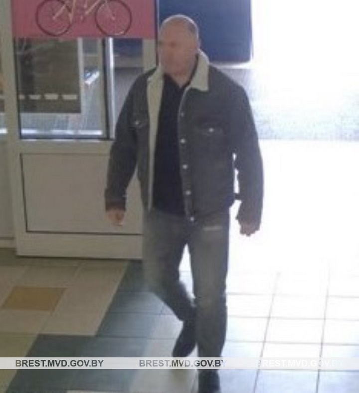 В Бресте ищут очевидца конфликтной ситуации возле ТЦ «Корона»