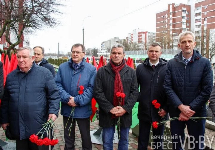 В Бресте открыли мемориальную доску Михаилу Иоффе. На очереди – улица его имени