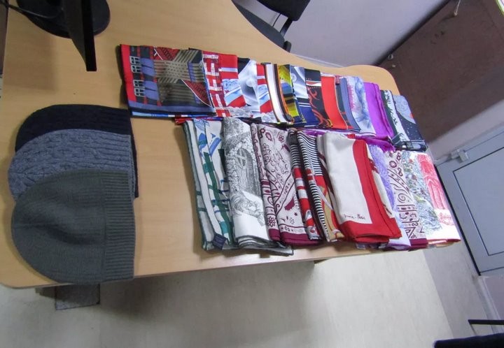 Россиянка планировала провезти брендовую одежду и парфюмерию на сумму более 70 тысяч белорусских рублей. Случай на границе в Бресте