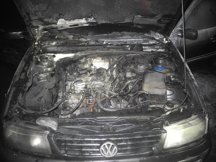 Мужчина гулял по району и поджигал машины. Если не горели — возвращался и вновь поджигал