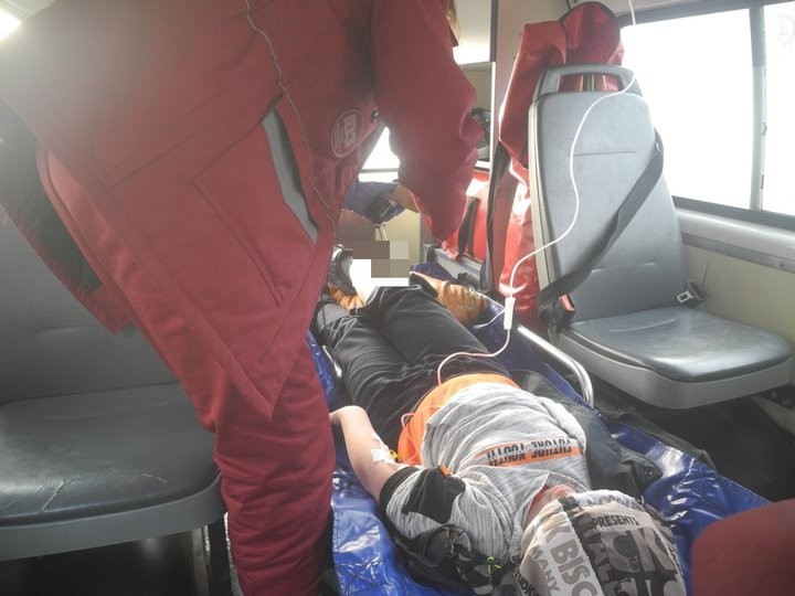 В Гомельском районе ребенок налетел на торчащий из земли штырь. Видео и фото