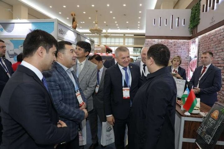 Брестчане повезли молоко и мясо в Ташкент. Что предлагают?