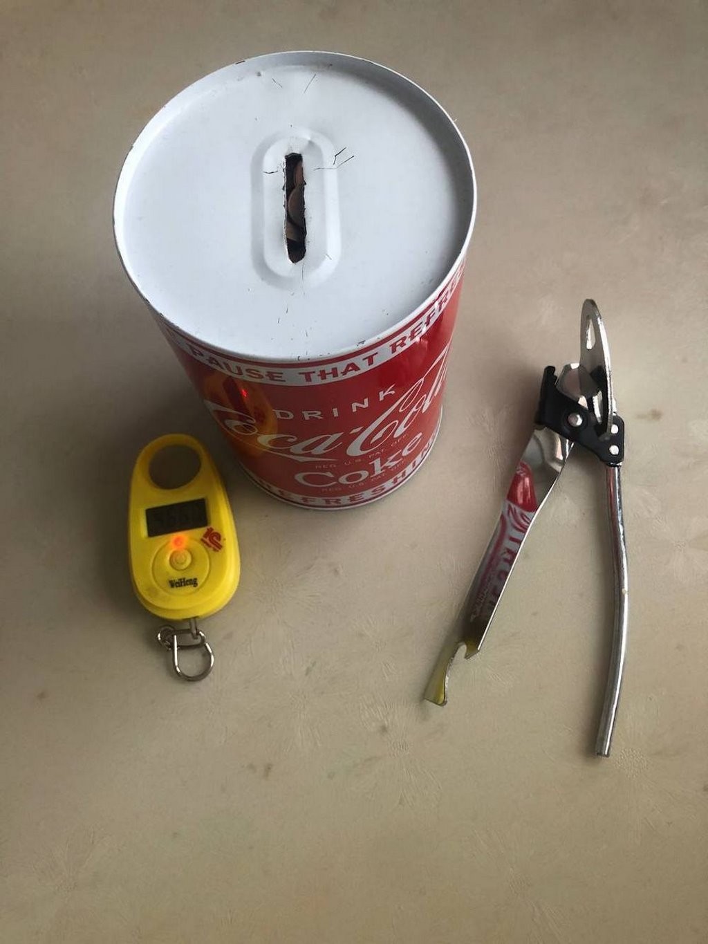 В Беларуси дети полгода собирали медные монетки для покупки мобильных