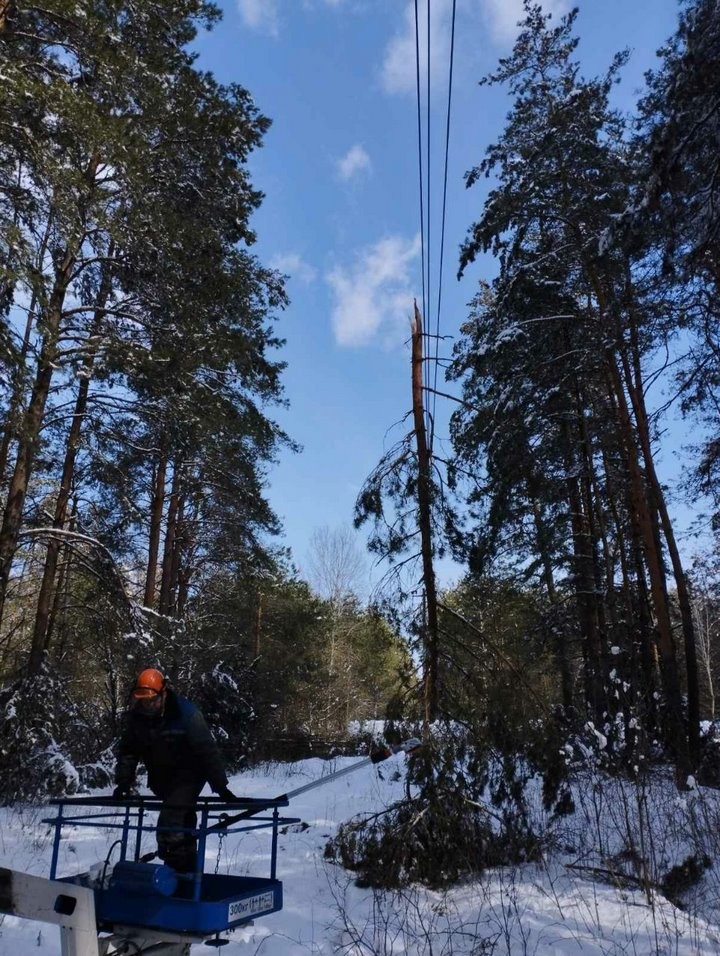 Электроснабжение восстановлено в большинстве пострадавших от непогоды населенных пунктов Брестской области