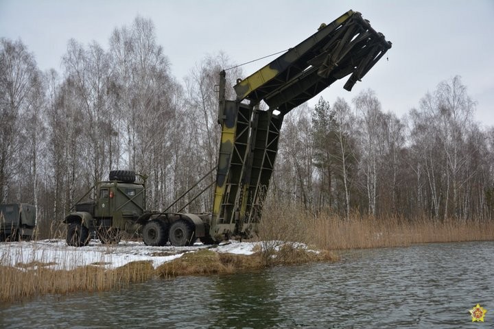 Инженерно-саперная рота проводит учения под Брестом