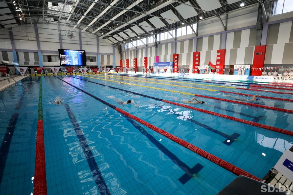 Открытый чемпионат Беларуси по плаванию стартовал в Бресте. Фоторепортаж