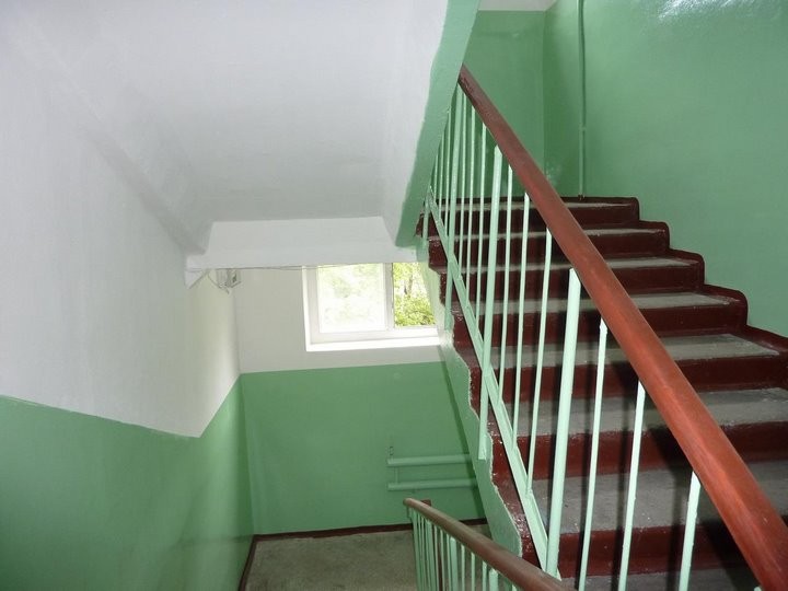 «Милиция приезжает раз в неделю». Семью уже два года терроризируют соседи