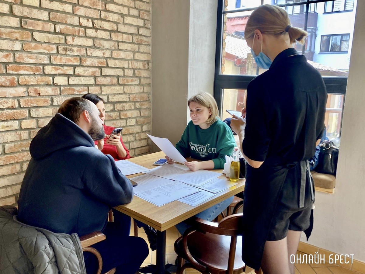 Весенний праздник 8 марта со вкусом итальянских блюд из помпейской печи. Пиццерия «Mozzarella» приглашает брестчан отпраздновать вместе