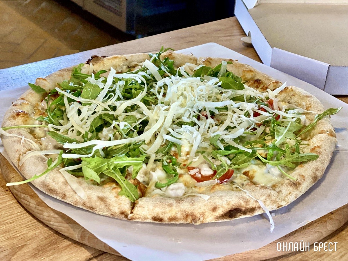 Весенний праздник 8 марта со вкусом итальянских блюд из помпейской печи. Пиццерия «Mozzarella» приглашает брестчан отпраздновать вместе