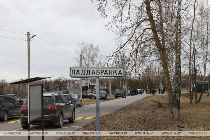 Жители приграничных деревень Беларуси доставляют продукты своим родным в Украину