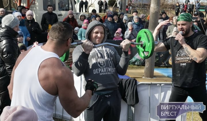 В Бресте провели Масленицу. Фоторепортаж