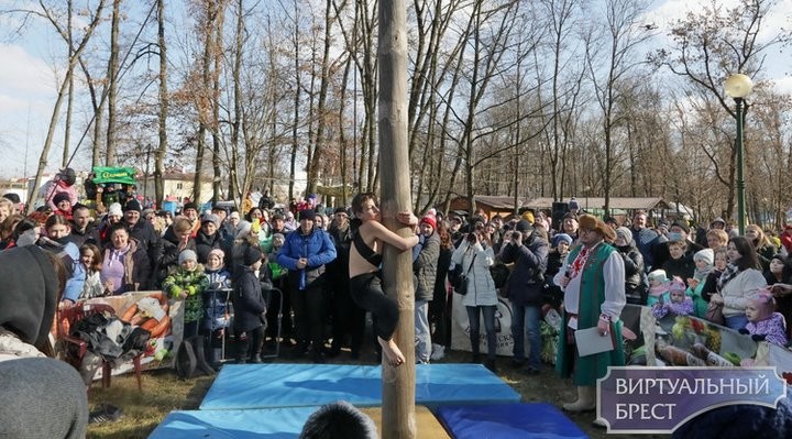 В Бресте провели Масленицу. Фоторепортаж