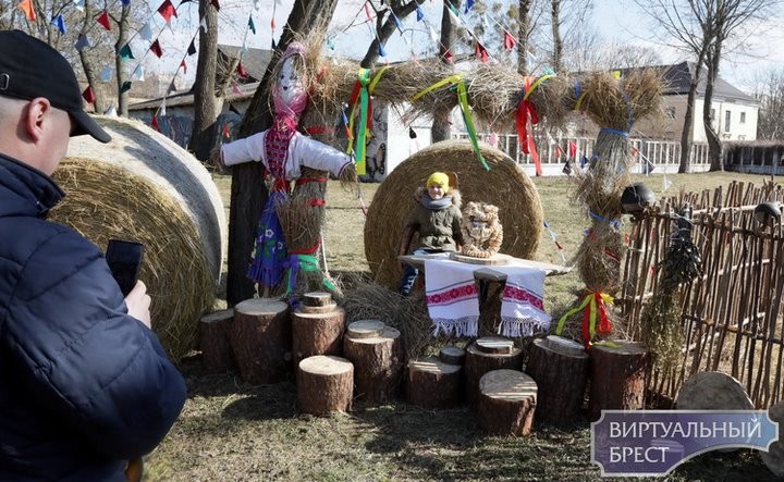 В Бресте провели Масленицу. Фоторепортаж