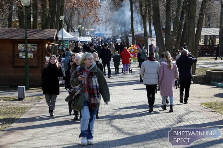В Бресте провели Масленицу. Фоторепортаж