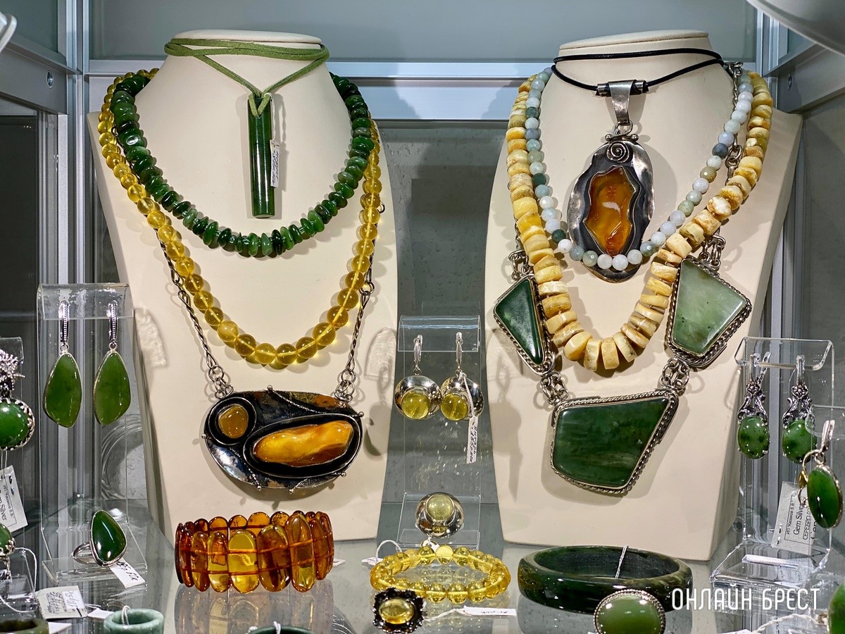 Экспозиция, которая вас удивит! Большой фоторепортаж с выставки «В мире самоцветов» в Бресте, посвященной эксклюзивным украшениям