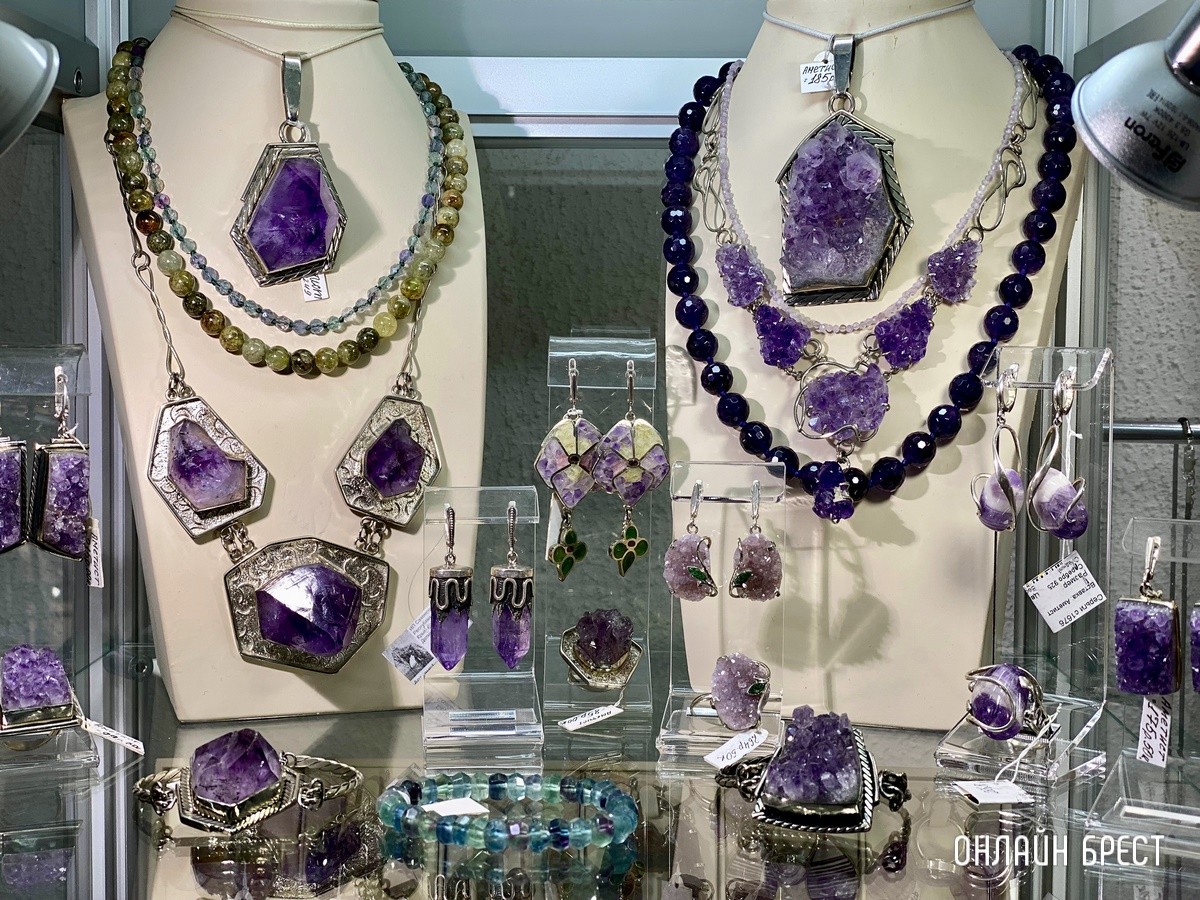 Экспозиция, которая вас удивит! Большой фоторепортаж с выставки «В мире самоцветов» в Бресте, посвященной эксклюзивным украшениям