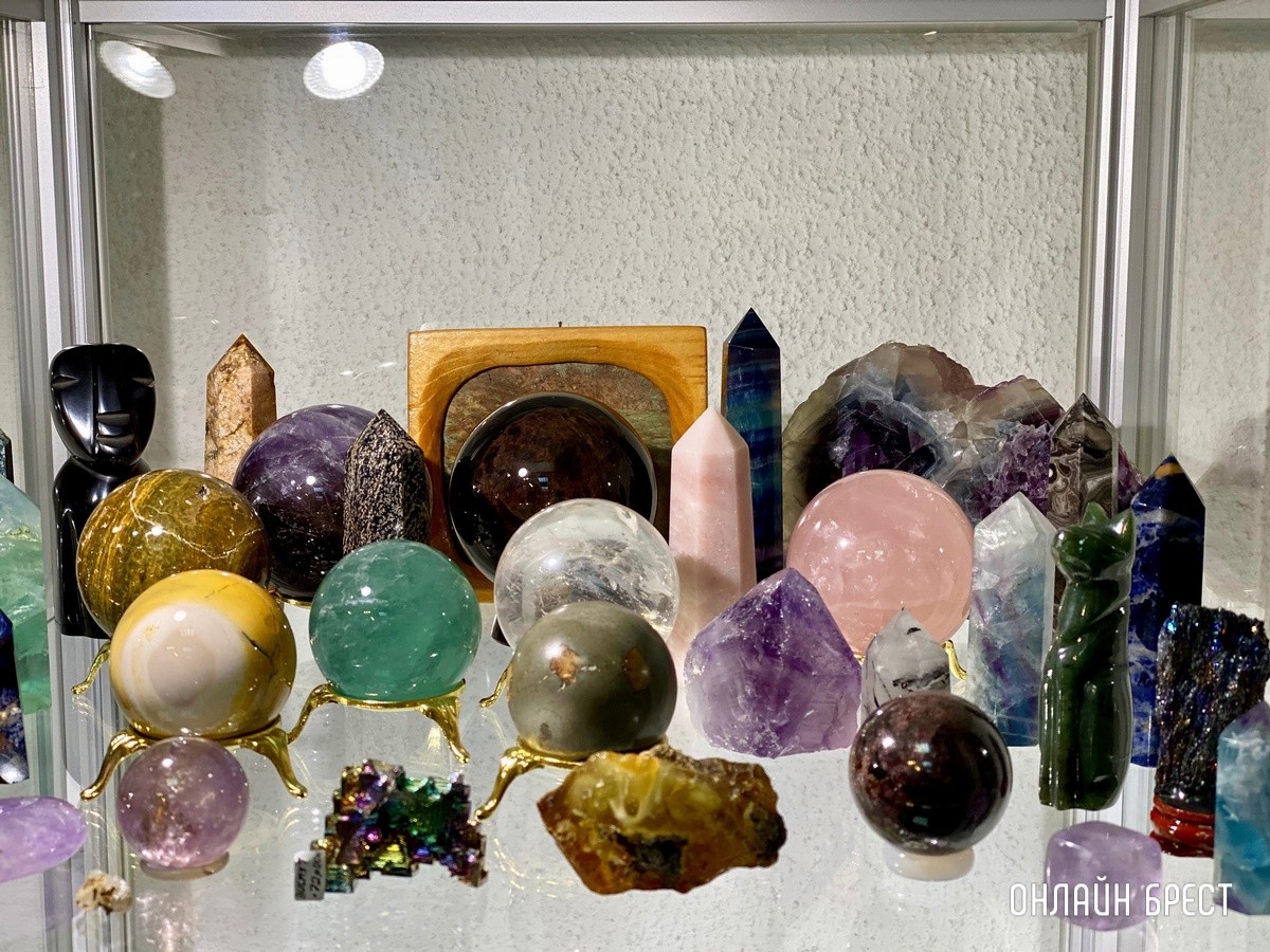 Экспозиция, которая вас удивит! Большой фоторепортаж с выставки «В мире самоцветов» в Бресте, посвященной эксклюзивным украшениям