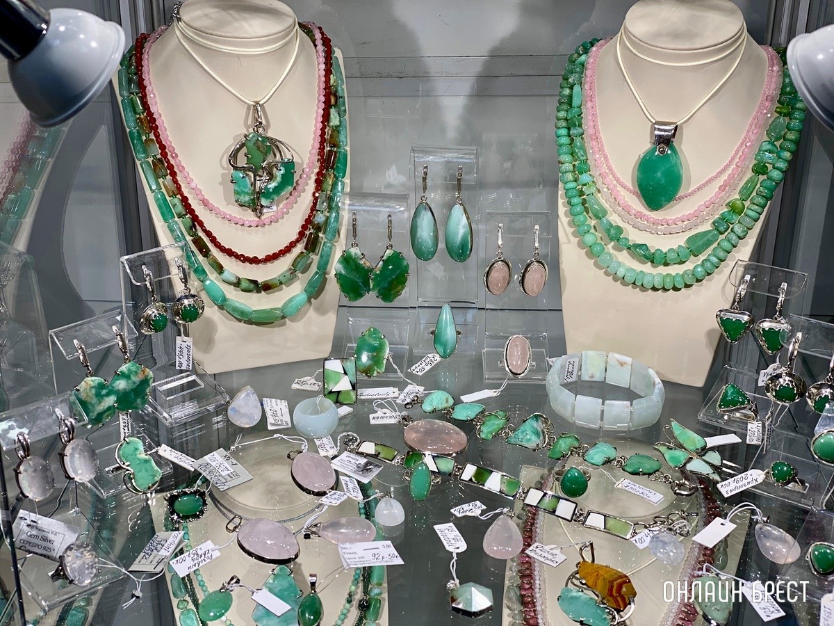 Экспозиция, которая вас удивит! Большой фоторепортаж с выставки «В мире самоцветов» в Бресте, посвященной эксклюзивным украшениям