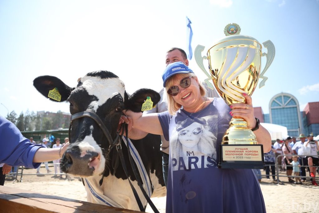 В Беларуси выбрали лучшую корову страны. За титул боролись 24 «конкурсантки» из всех регионов