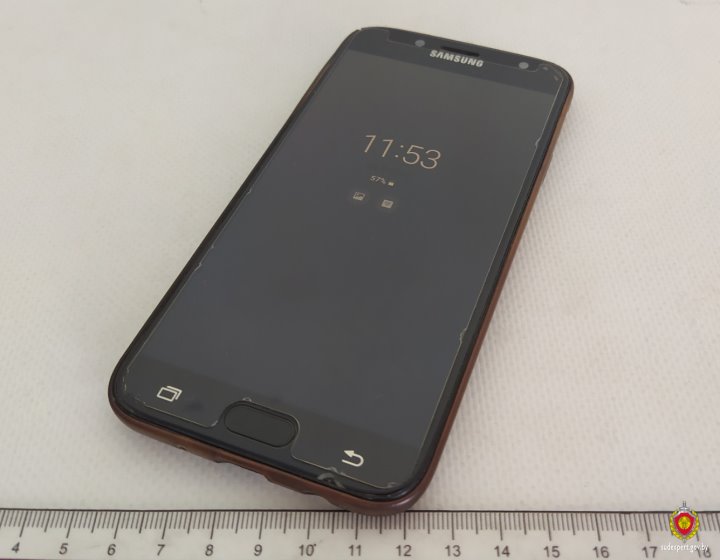 В Беларуси женщина на улице купила у незнакомца «Galaxy A72». Что было дальше