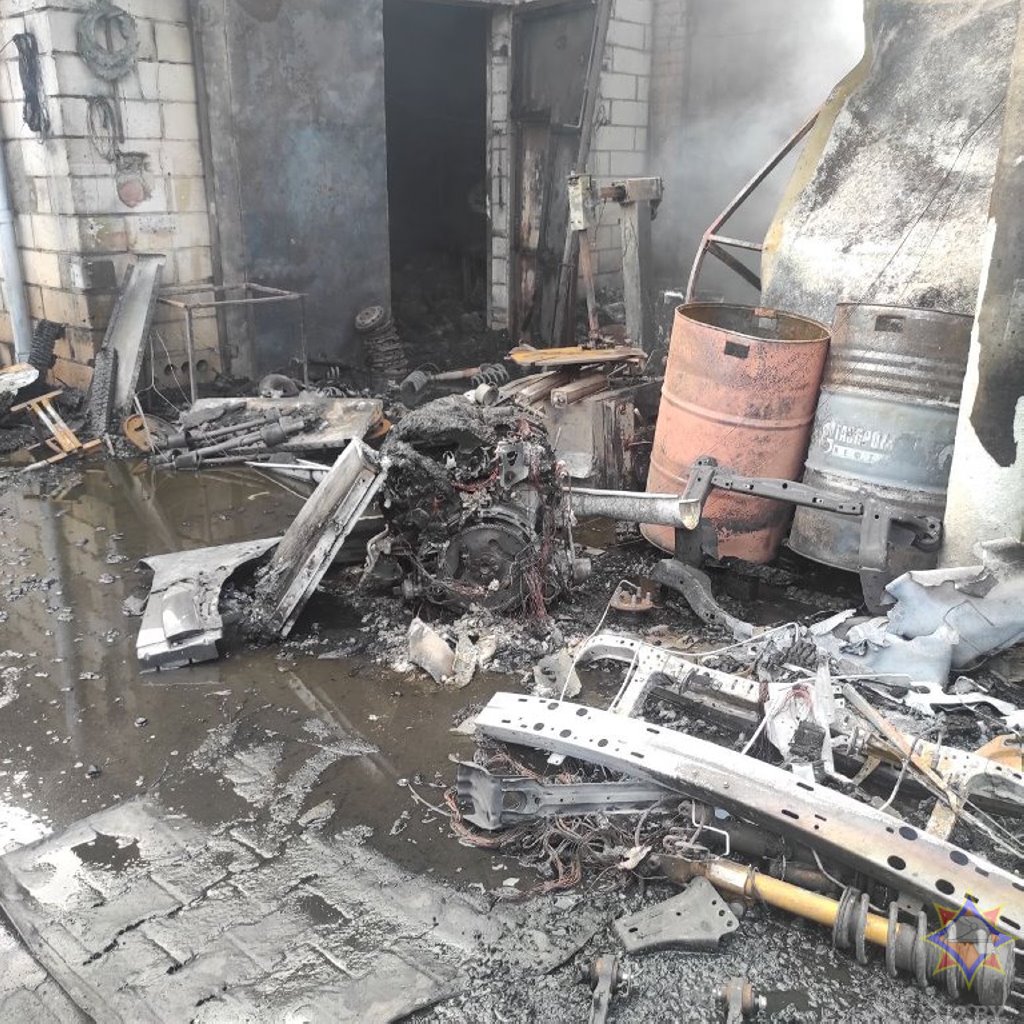 Склад запчастей горел в Пинском районе