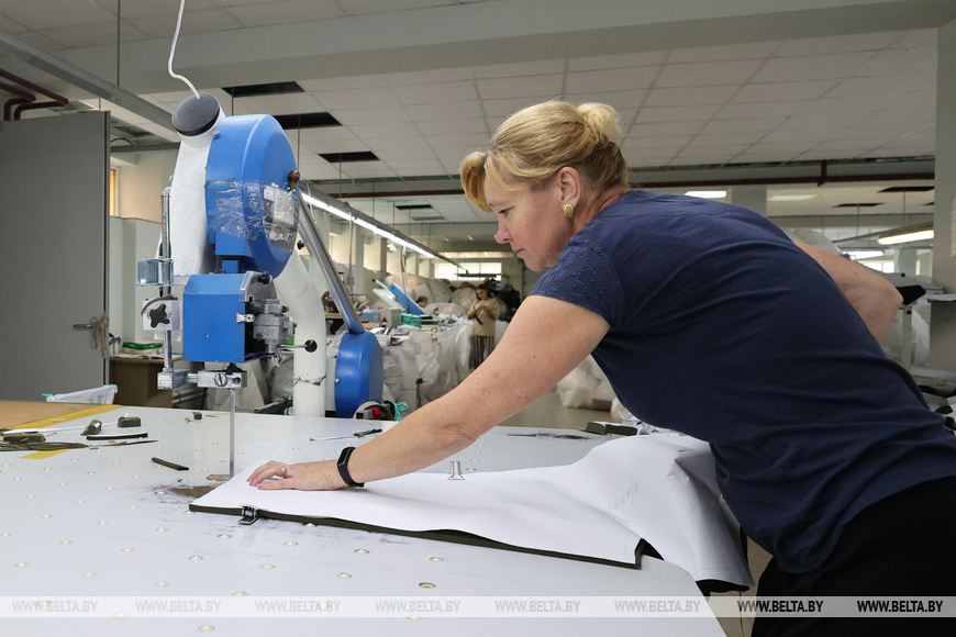 В Пинске шьют спортивную форму для белорусской команды на II Игры стран СНГ