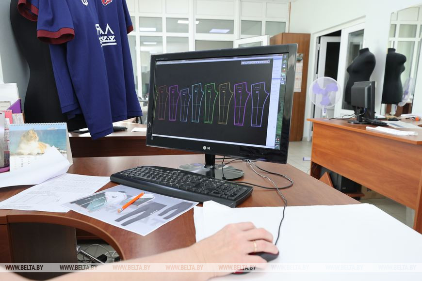 В Пинске шьют спортивную форму для белорусской команды на II Игры стран СНГ