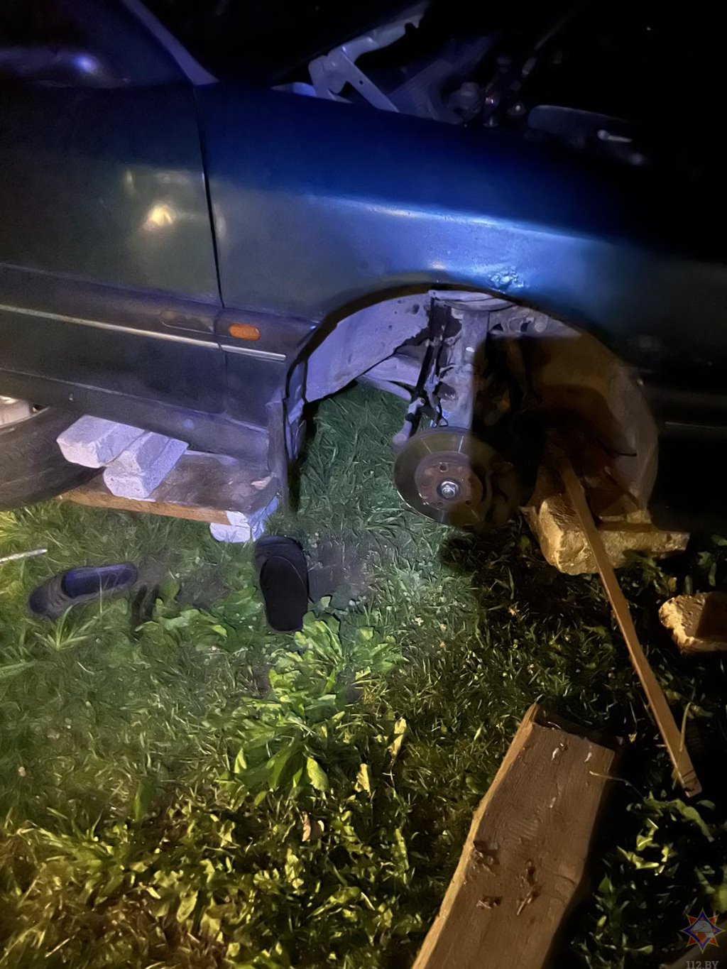 В Воложинском районе мужчину придавило авто