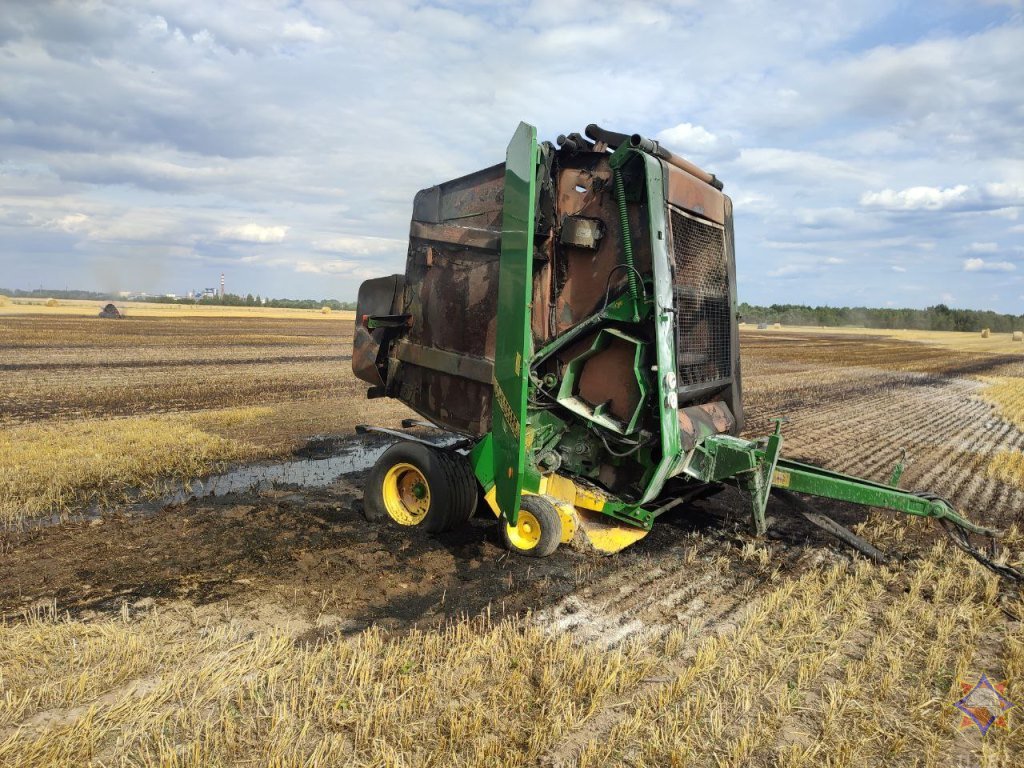 Прицепной пресс-подборщик горел в Жабинковском районе