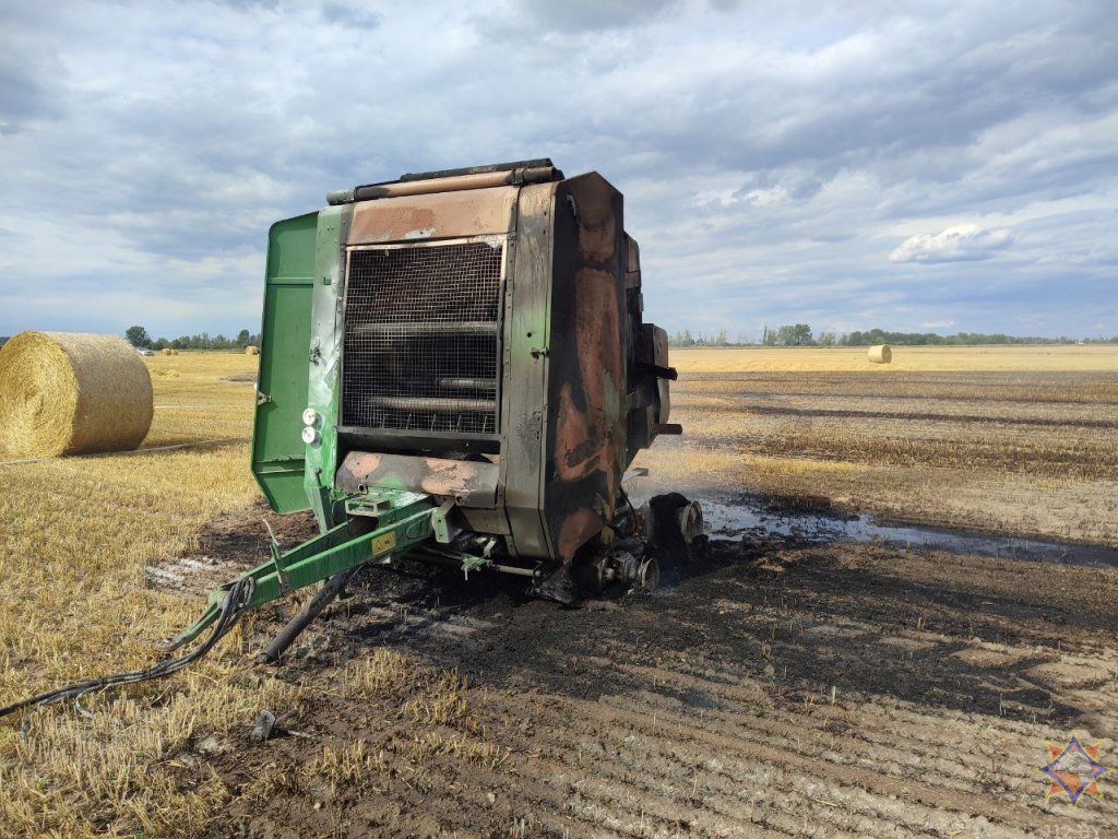Прицепной пресс-подборщик горел в Жабинковском районе