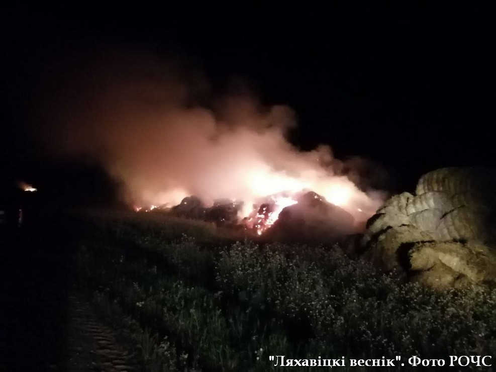 В Ляховичском районе в поле сгорело 135 тонн соломы