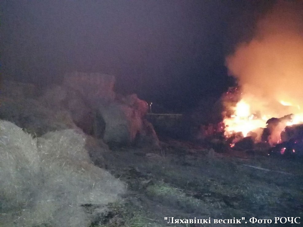 В Ляховичском районе в поле сгорело 135 тонн соломы