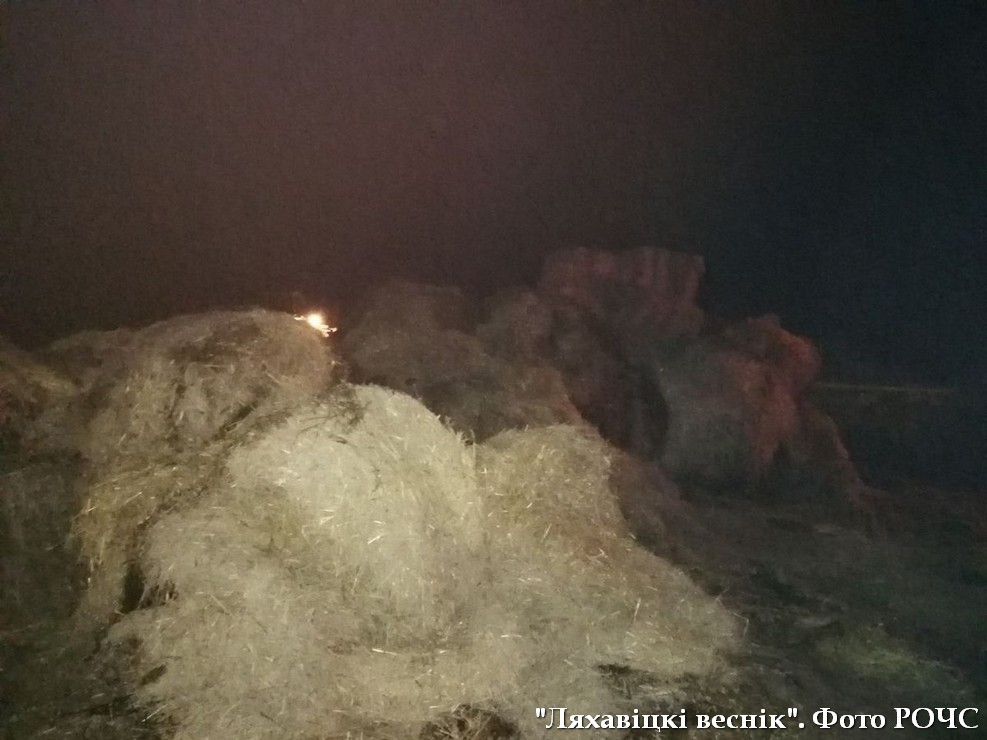 В Ляховичском районе в поле сгорело 135 тонн соломы